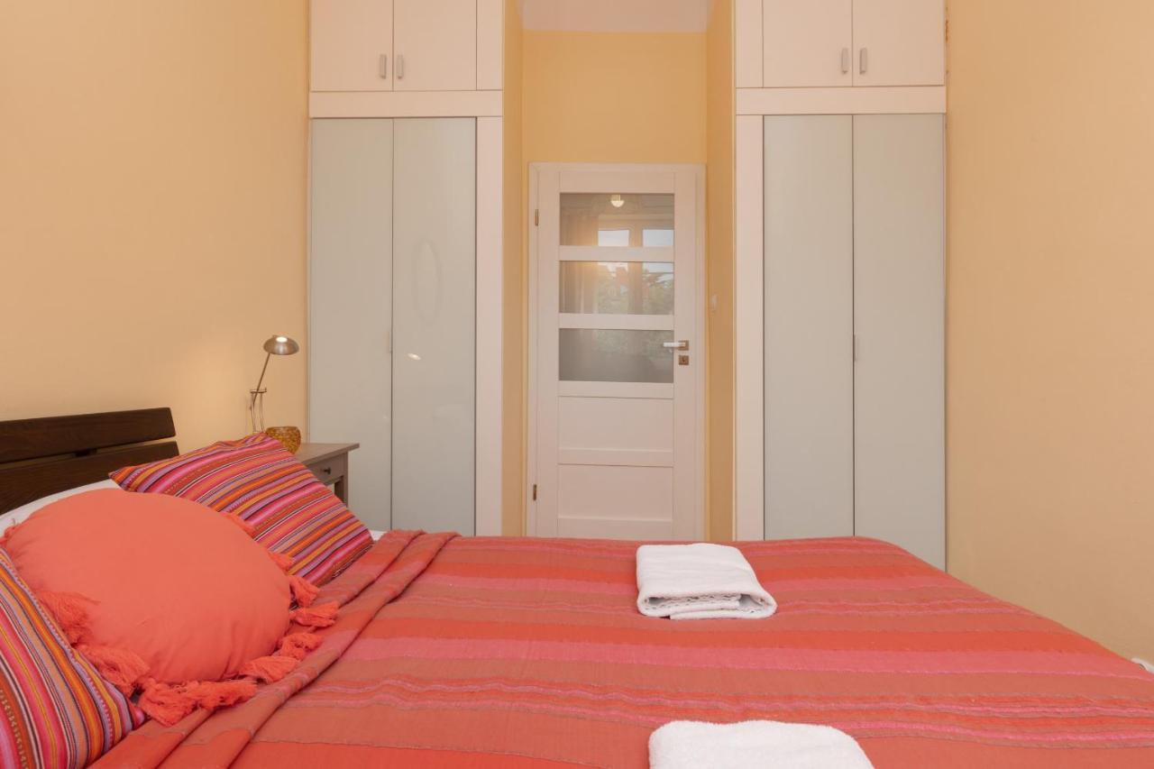 Warsaw New Town Square Apartment For 5 Guests By Noclegi Renters Екстериор снимка
