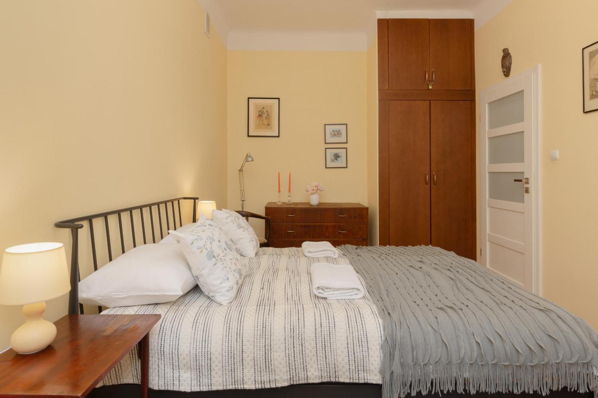 Warsaw New Town Square Apartment For 5 Guests By Noclegi Renters Екстериор снимка